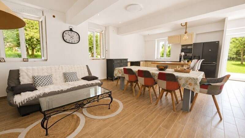 Maison de 8 pièces principales - photo 3