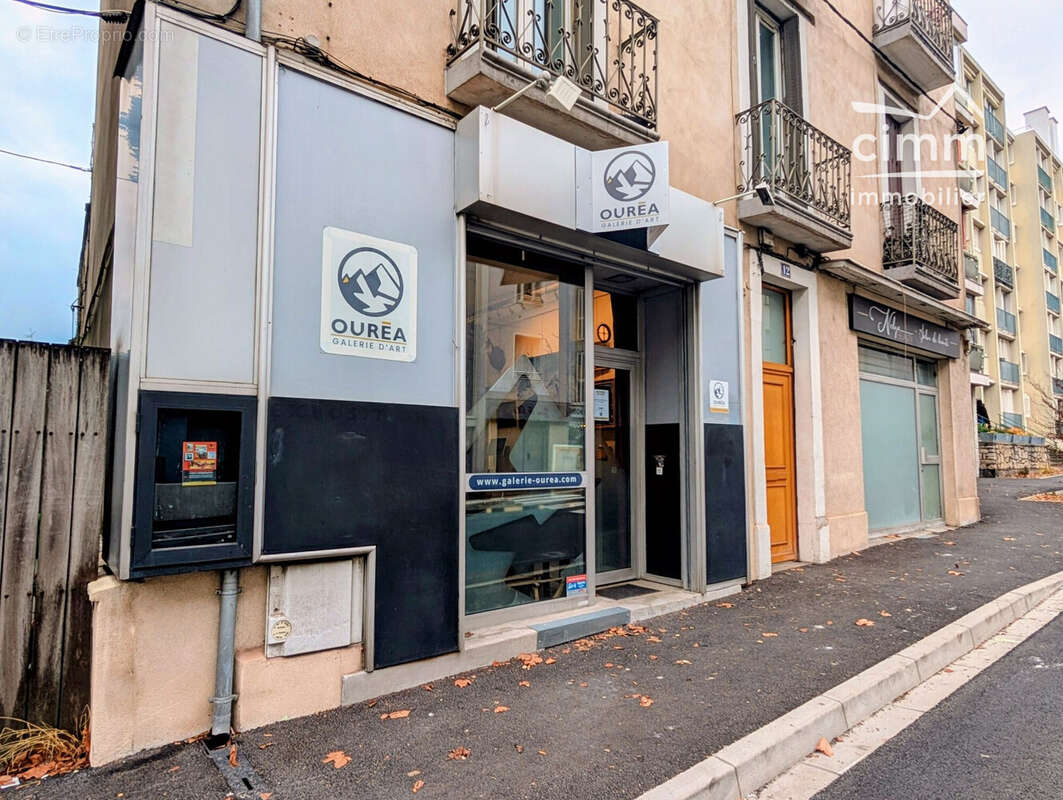 Commerce à FONTAINE