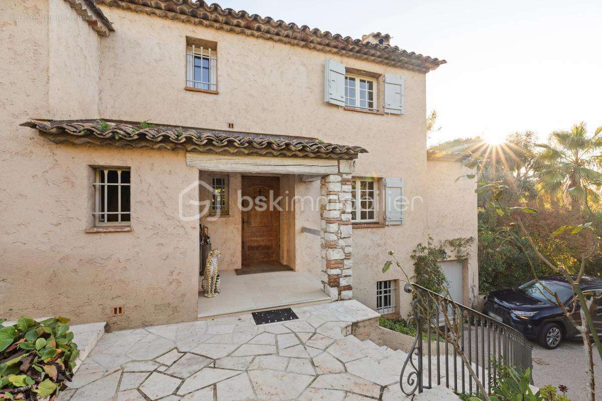 Maison à LA COLLE-SUR-LOUP