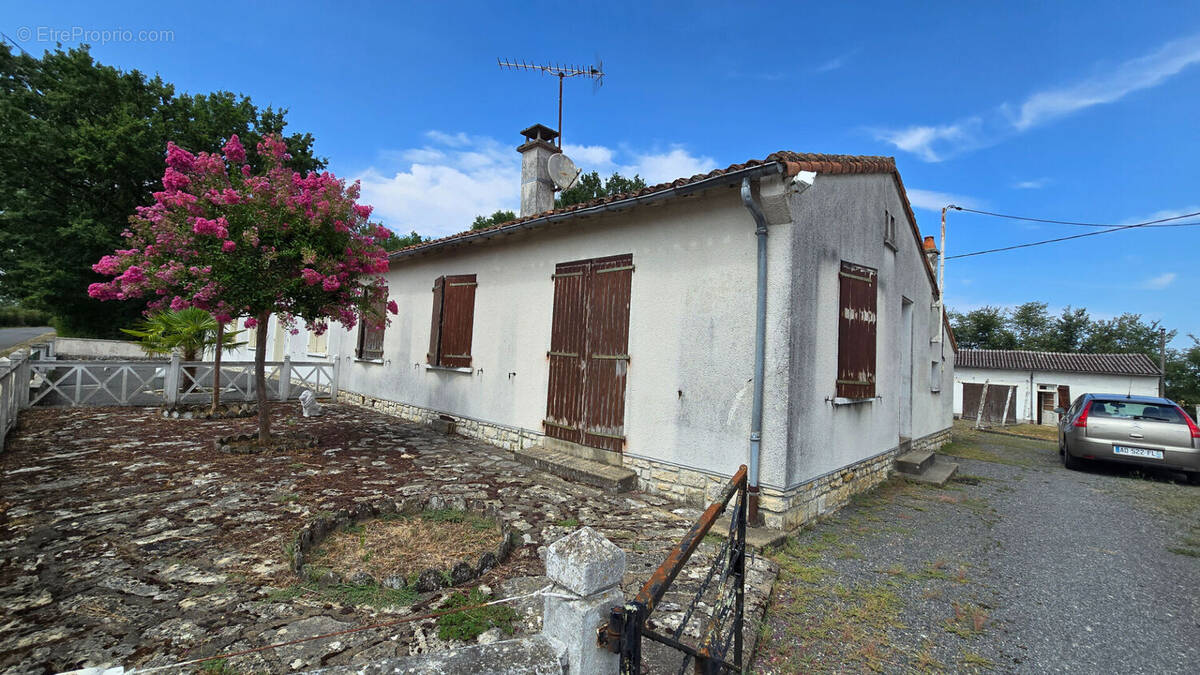 Maison à CHARROUX