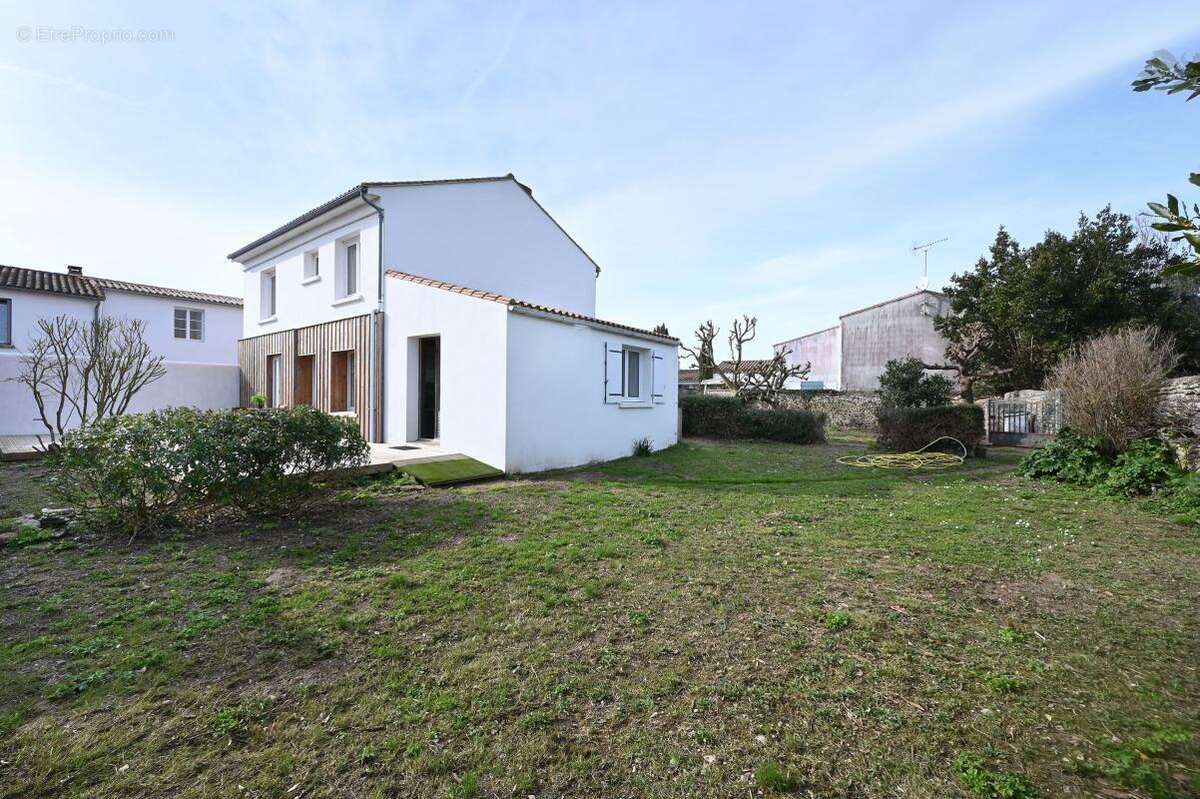 Maison à LA COUARDE-SUR-MER