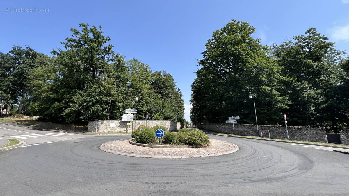 Terrain à MONTFORT-L'AMAURY