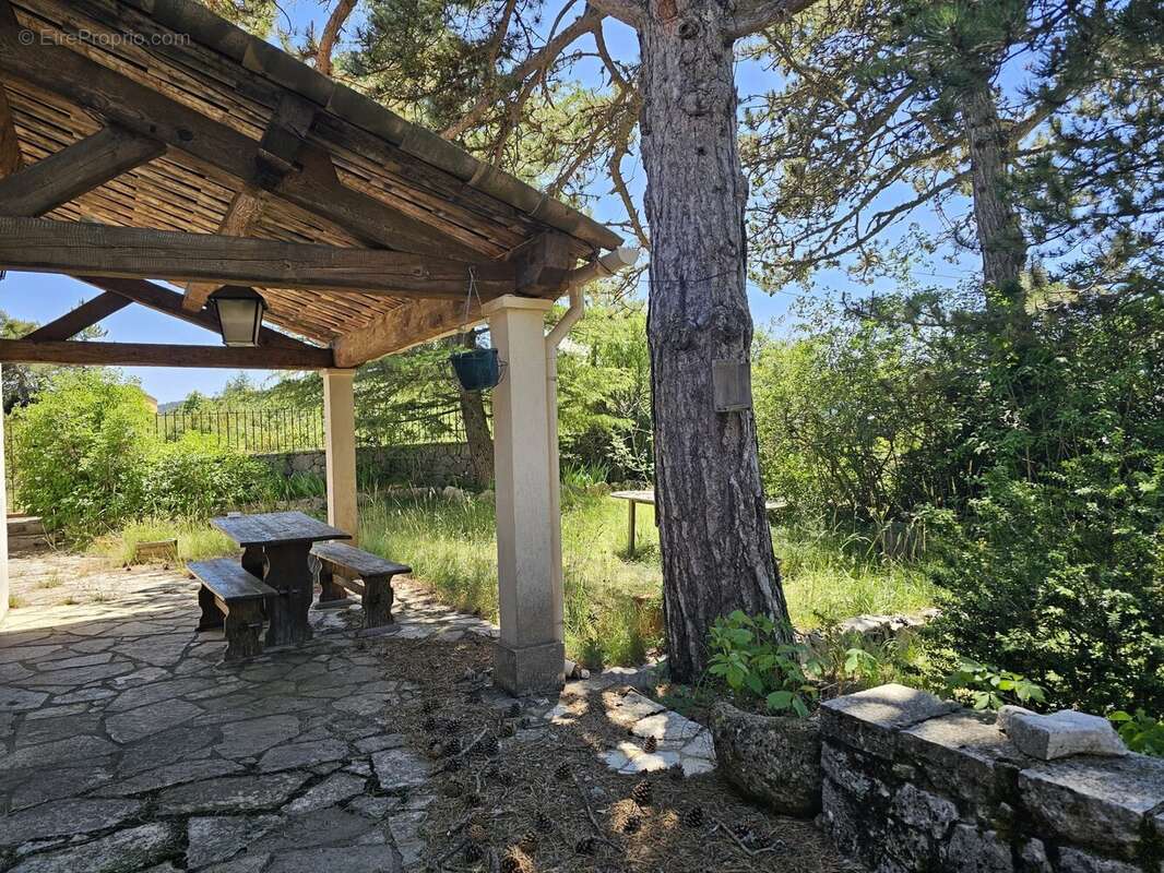 Caussols – Maison de campagne avec garage, atelier et grand terrain clos - photo 2