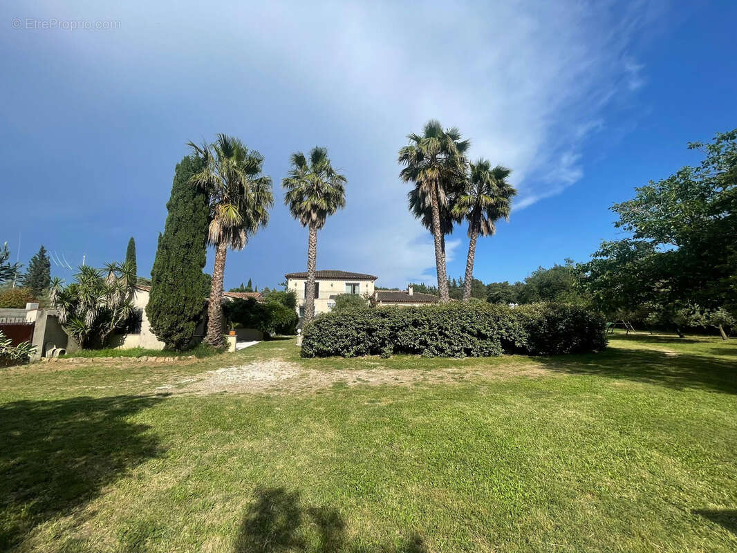 Maison à ROQUEBRUNE-SUR-ARGENS