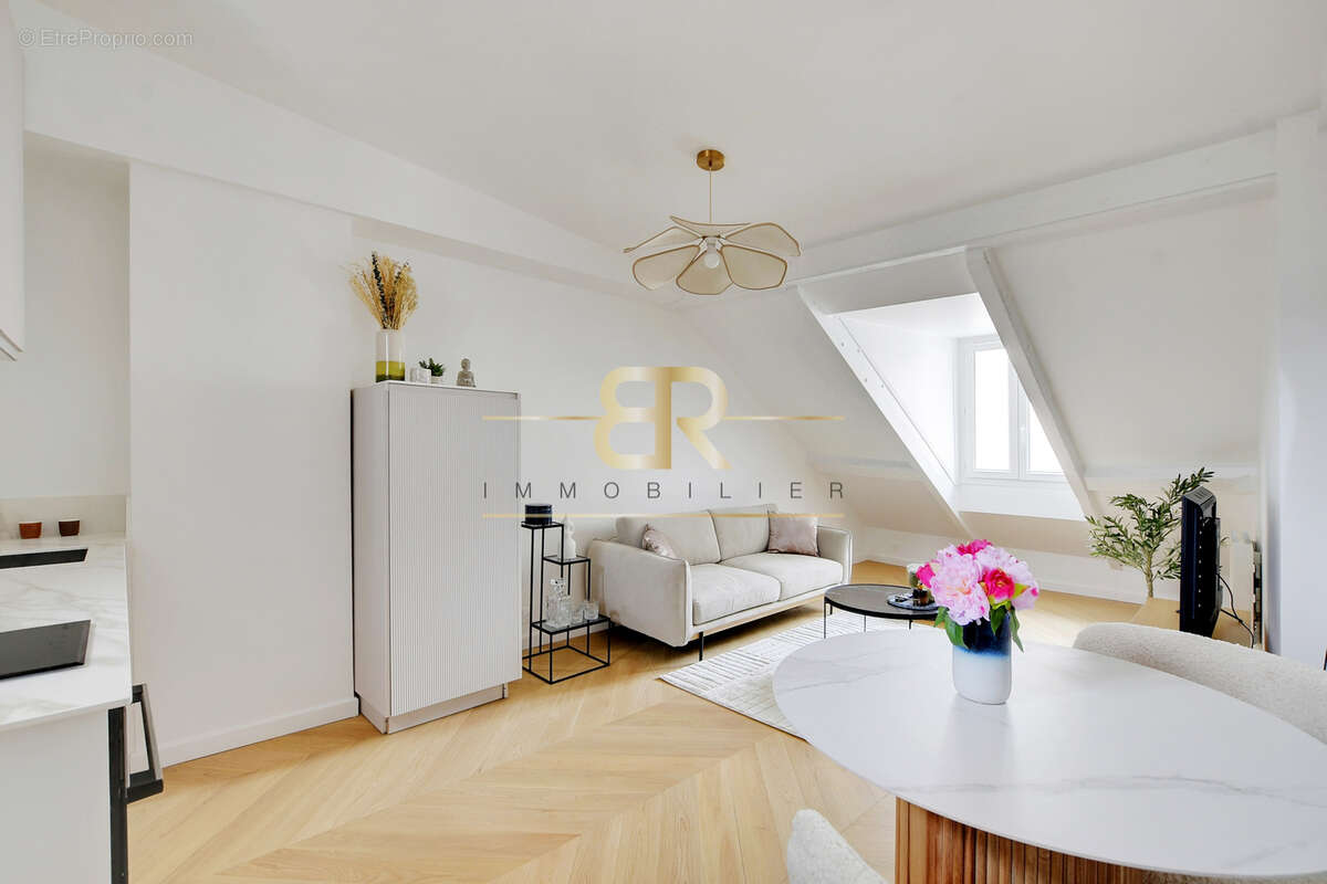 Appartement à PARIS-11E