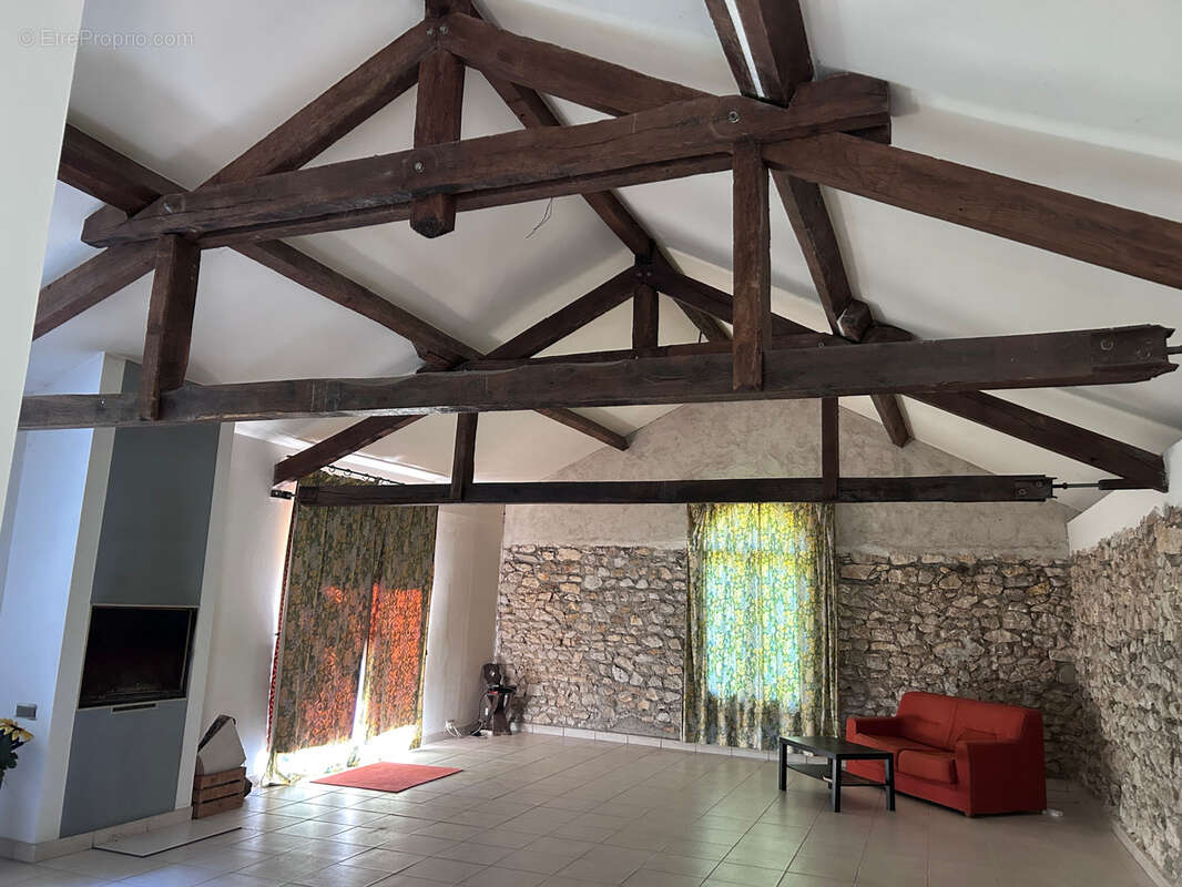 propriété située en  hameau Maison 100 m2 entièrement rénovée avec dépendances et terrain de plus d'un hectare - photo 27