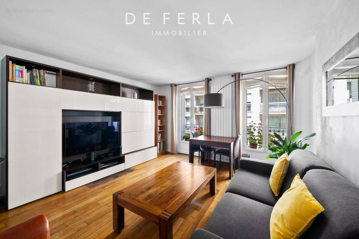 Appartement à PARIS-15E