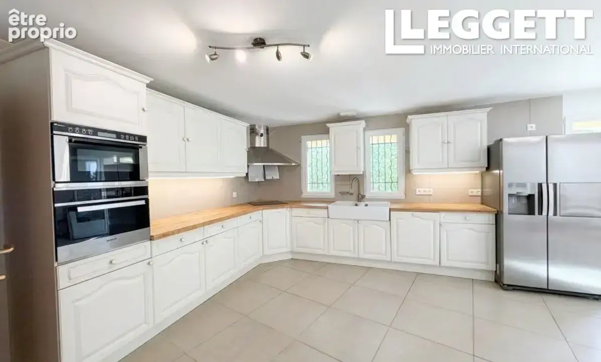 Villa de 200 m² avec trois suites parentales et deux garages, située à Plan-d’Aups-Sainte-Baume - photo 6