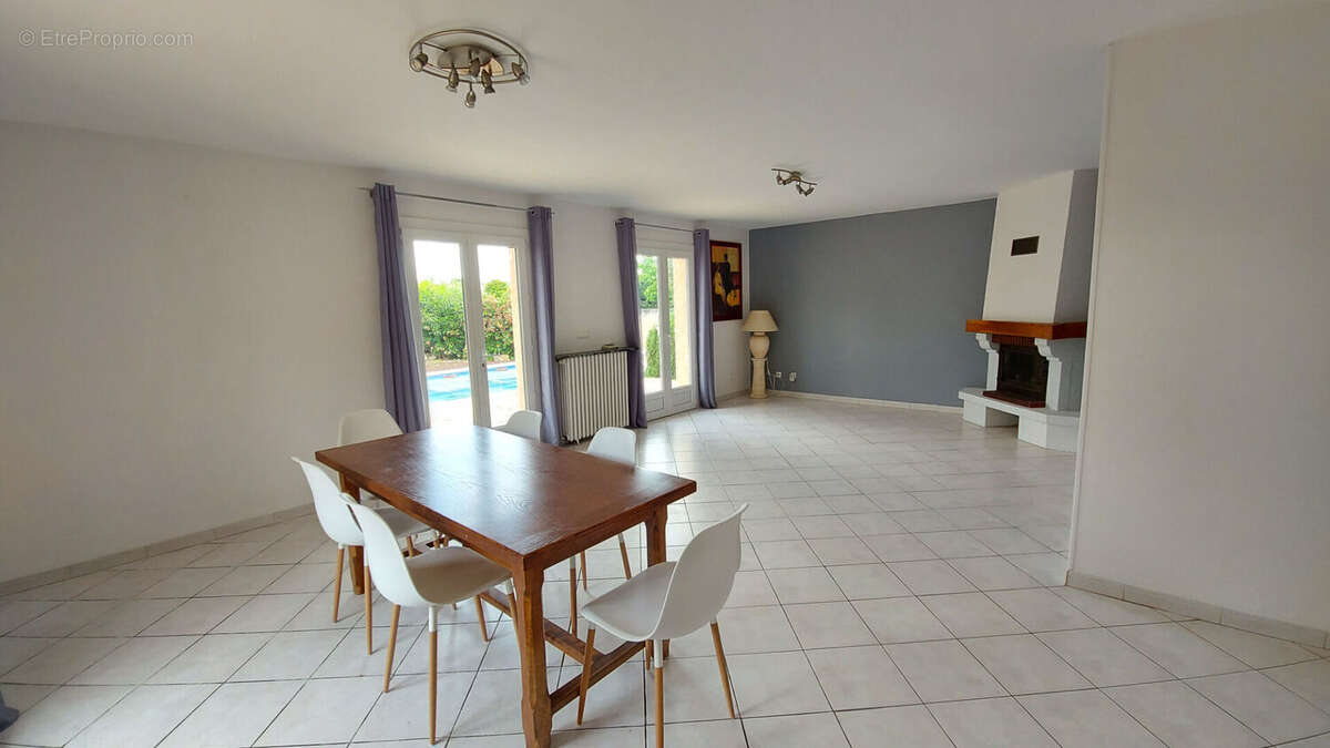 Maison à FROUZINS