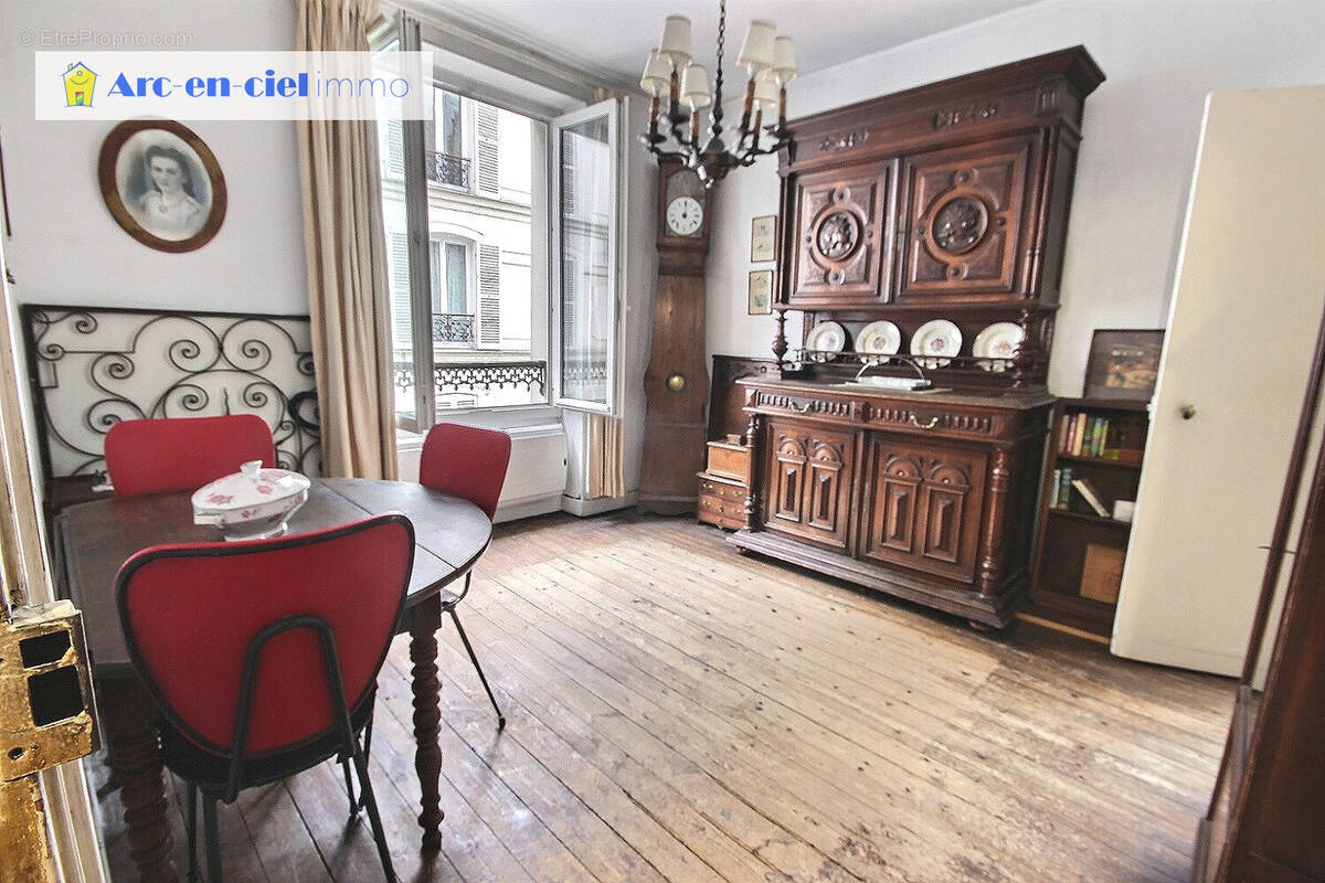 Appartement à PARIS-14E