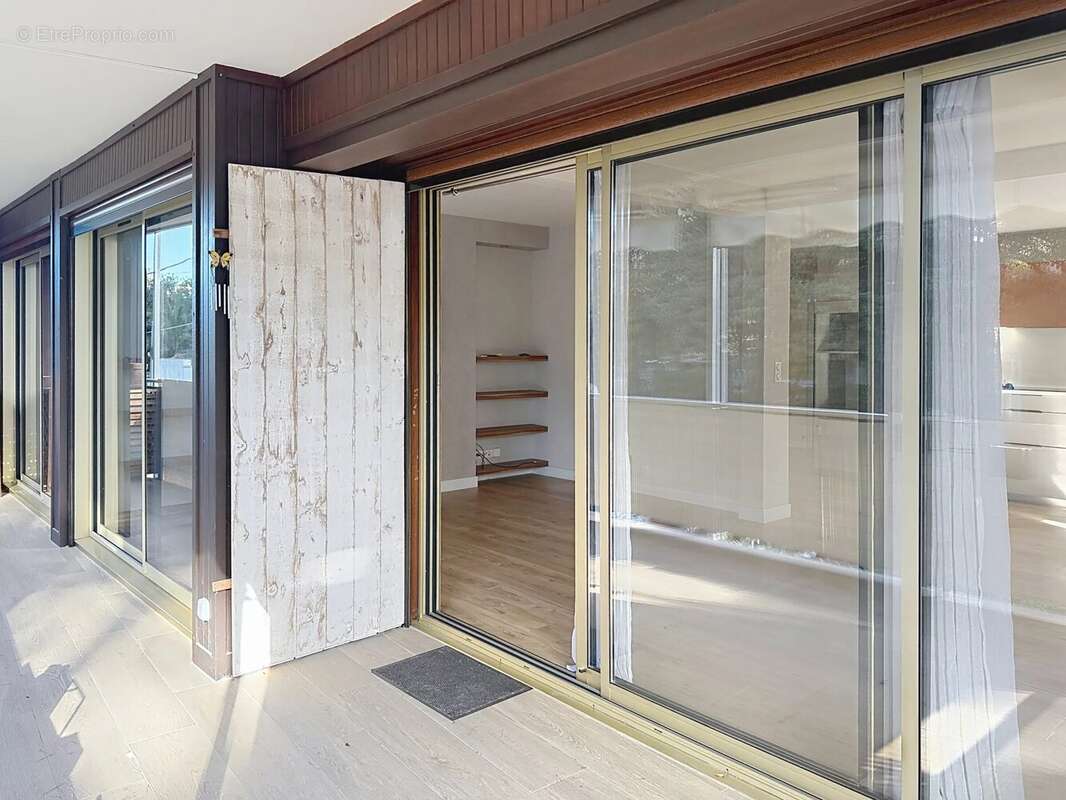 Appartement à LE CANNET