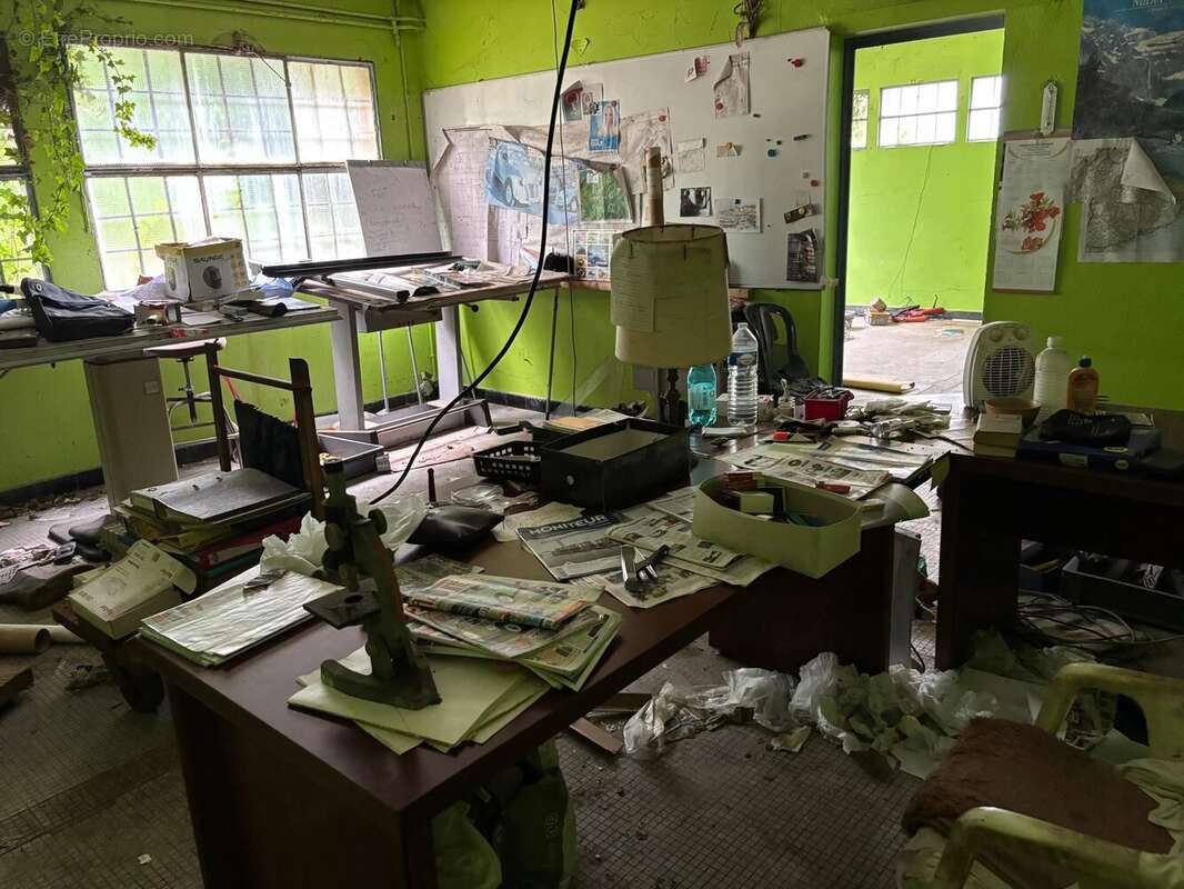 Commerce à LES EGLISOTTES-ET-CHALAURES