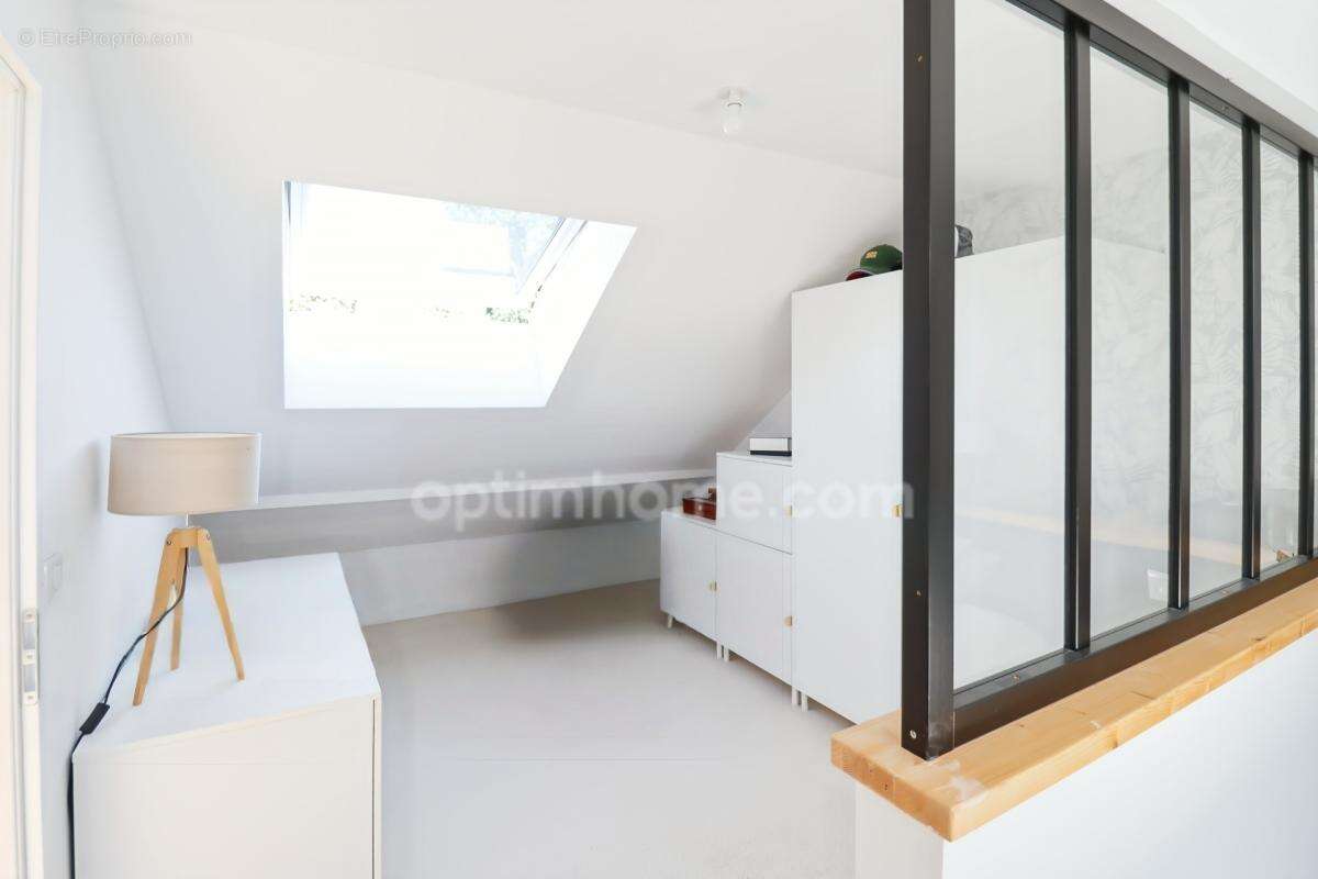 Maison de Charme - 132 m² - 6 pièces - 4 Chambres - Carport Double - Terrain 1256 m² -SAINT HILAIRE LA TREILLE (87) - photo 18