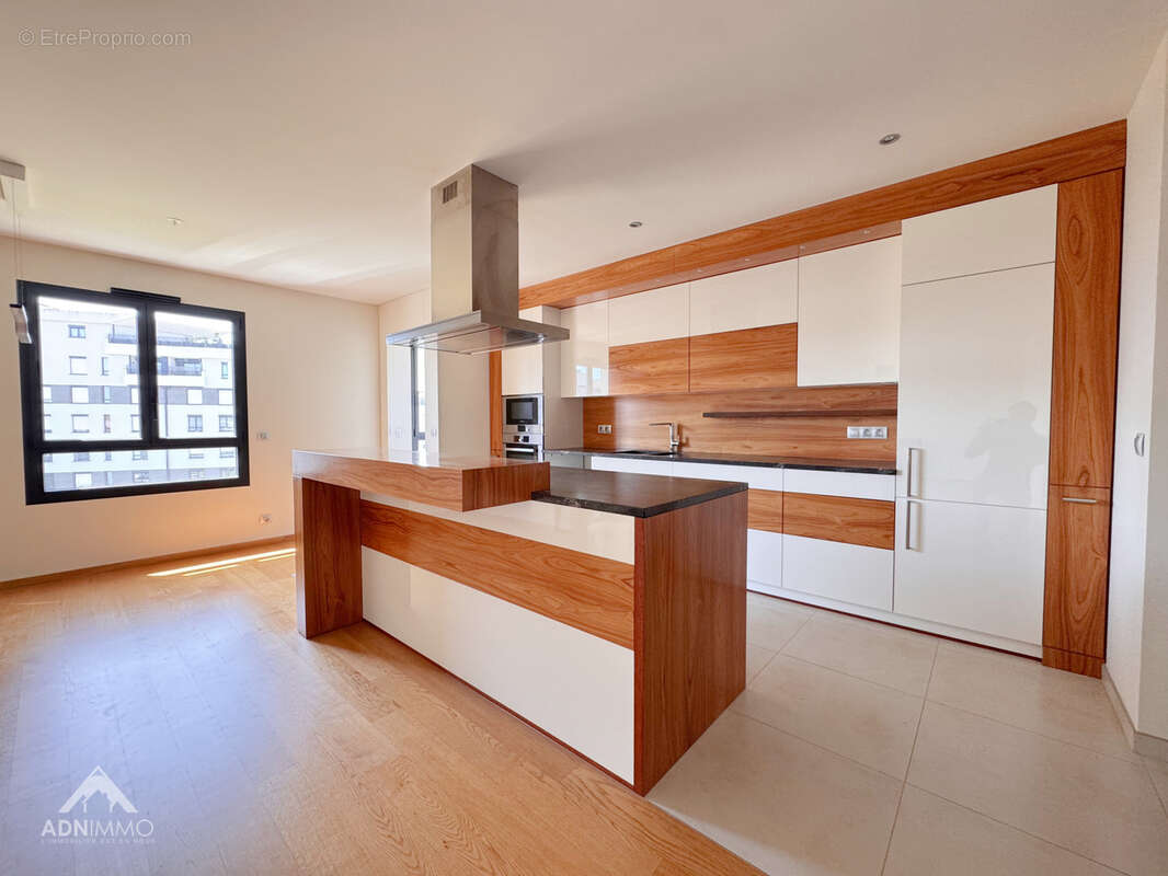 Appartement à SAINT-GENIS-POUILLY