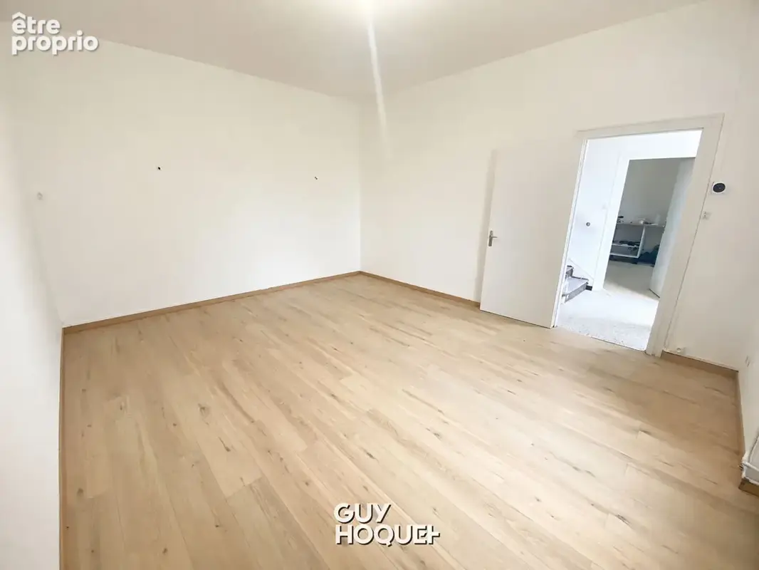 Maison rénovée avec garage et dépendances - Montceau-les-Mines - photo 2