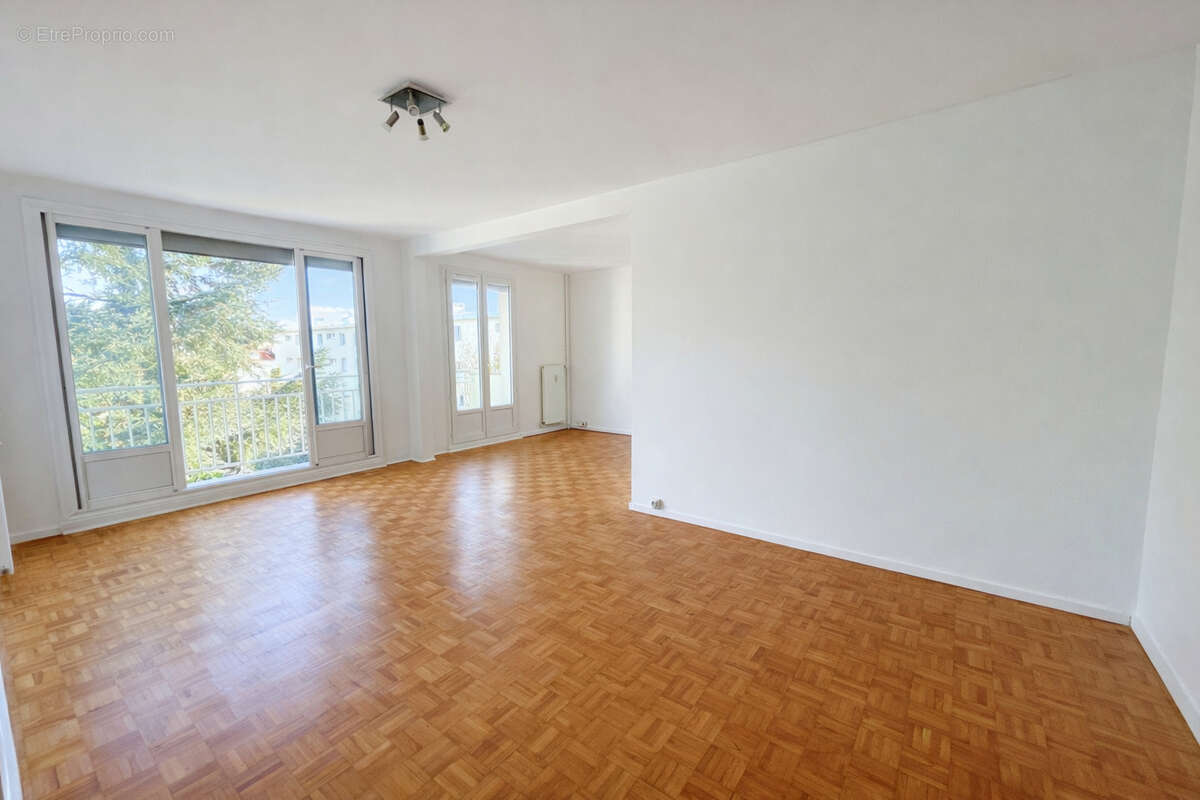 Appartement à NOGENT-SUR-MARNE