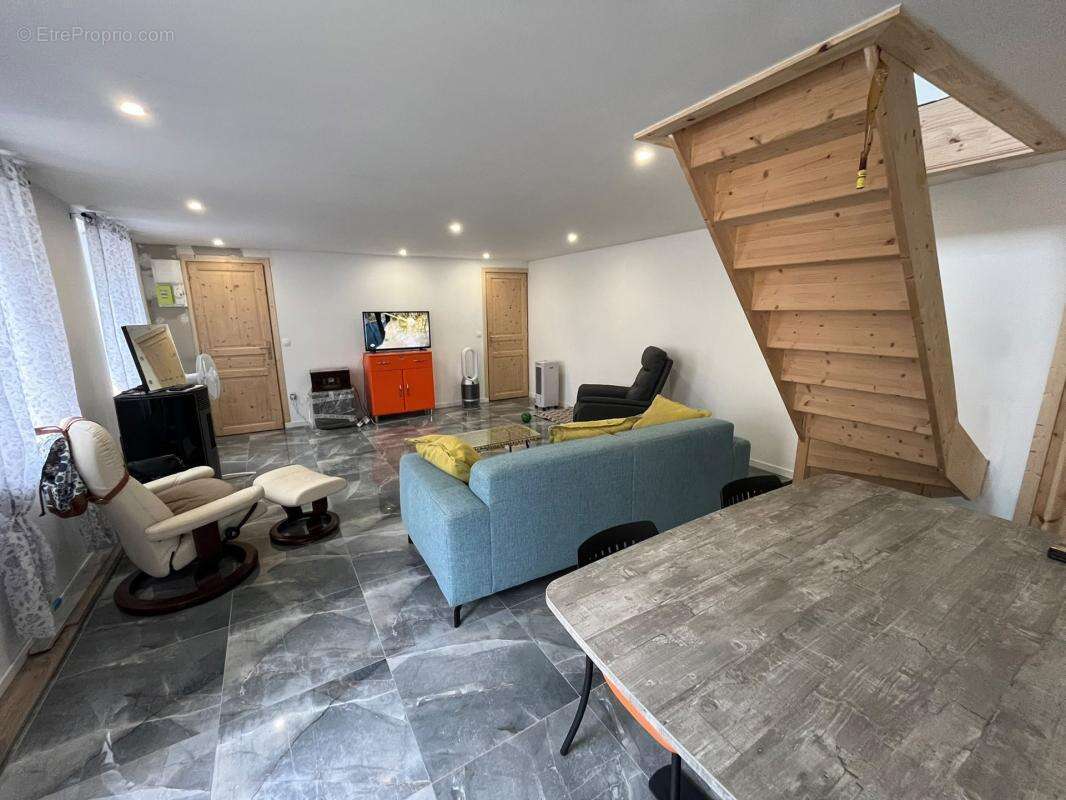  Maison entièrement refaite à neuf – 3 chambres, garage & terrasse !  - photo 3