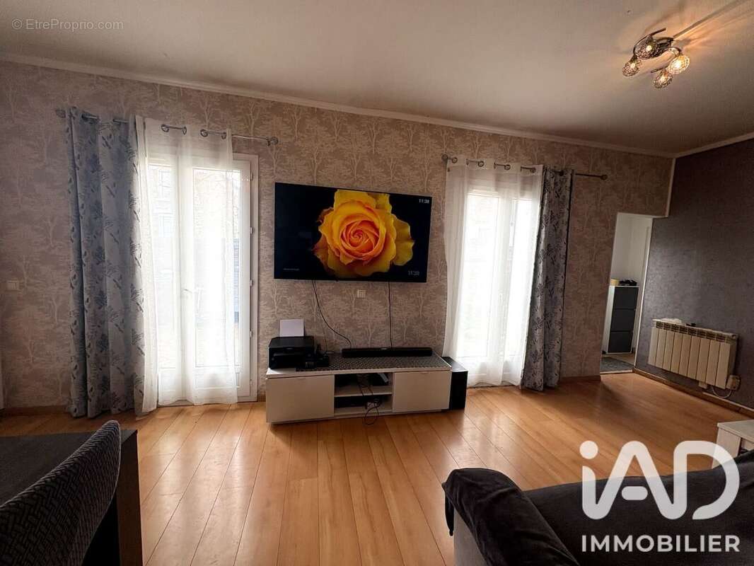 Photo 2 - Maison à VIRY-CHATILLON