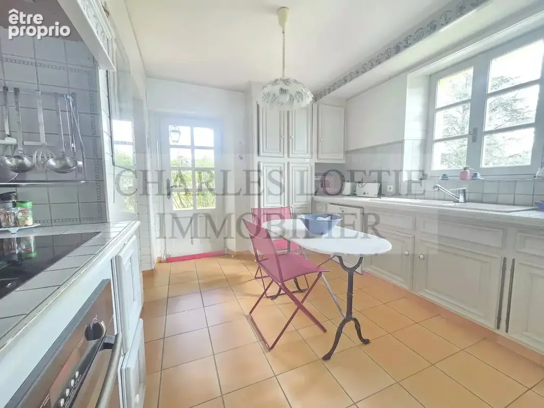 Elegante maison en pierre à Prayssac avec piscine sur terrain de 4400 m2 - photo 6