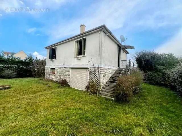 Maison à AMILLY