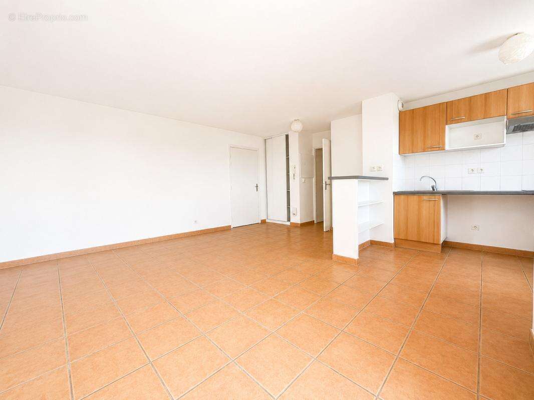 Appartement à LA SALVETAT-SAINT-GILLES