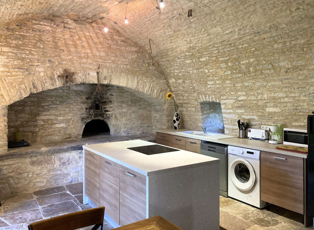 Propriété en pierre - 2 maisons indépendantes, piscine, dépendances, terrain de près d'1 Hectare - Catus - photo 16