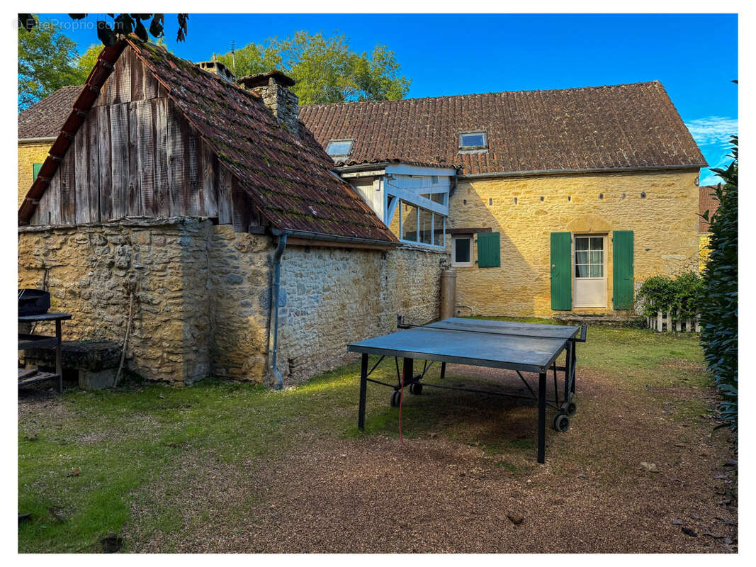Maison à SAINT-AMAND-DE-COLY