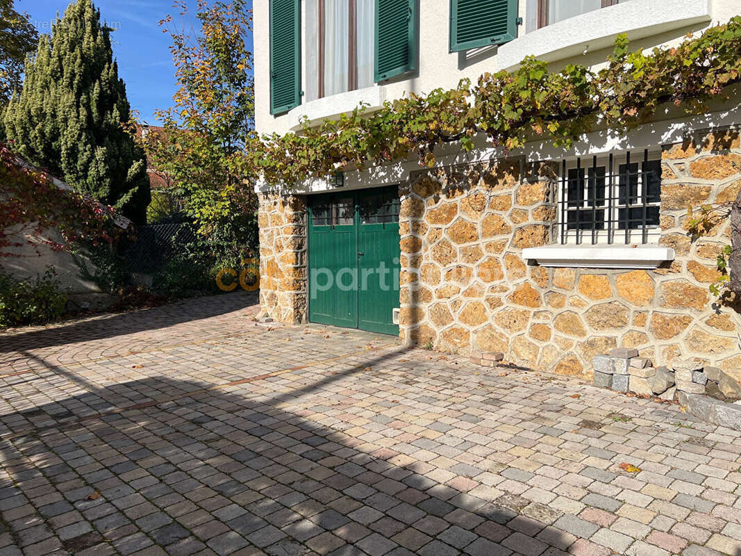 Maison à THORIGNY-SUR-MARNE