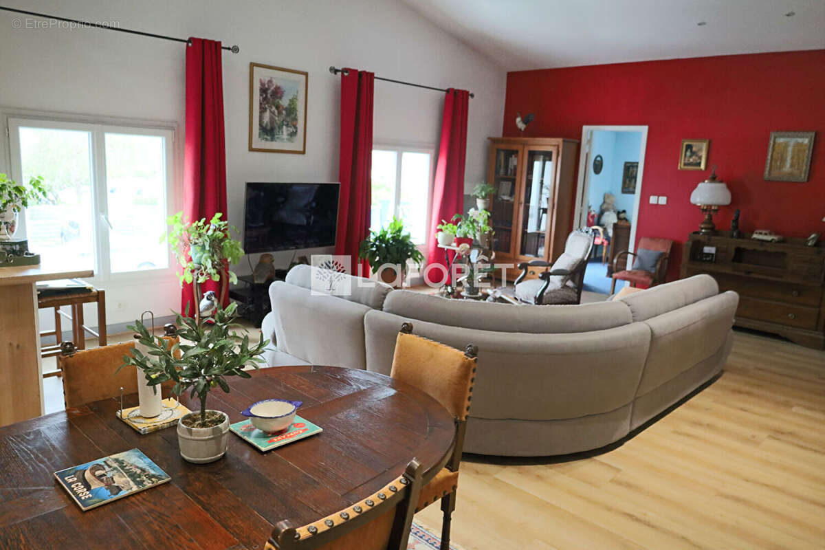 Appartement à OZOIR-LA-FERRIERE