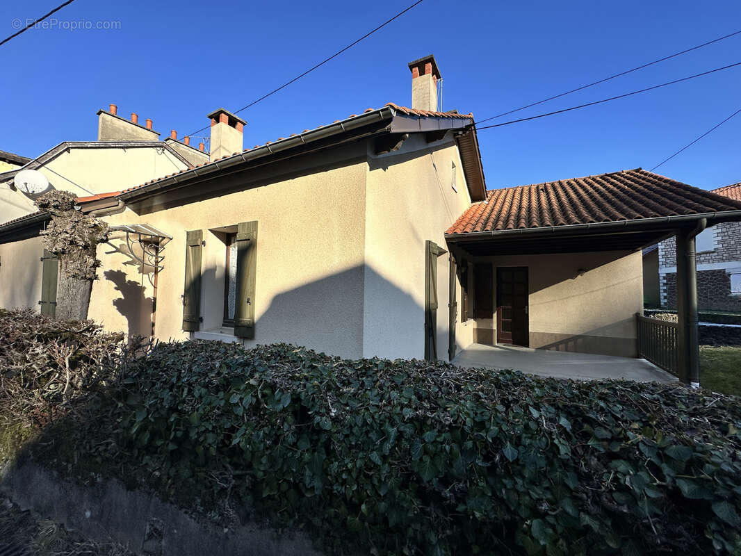 Maison à DECAZEVILLE