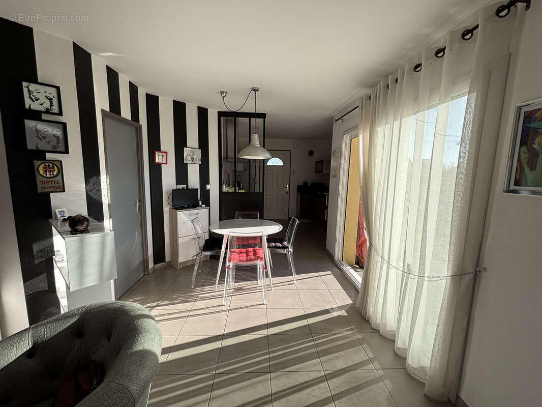 Maison à VARENNES-LE-GRAND