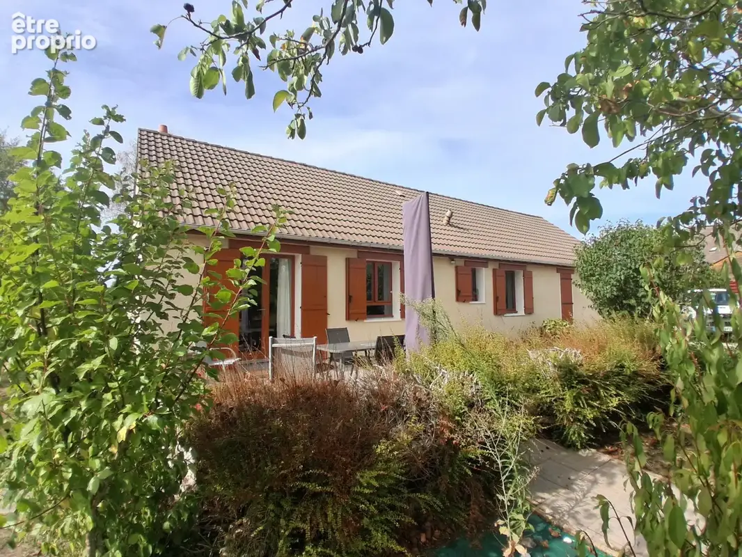 Maison de plain-pied - Jardin arboré et garage - photo 6