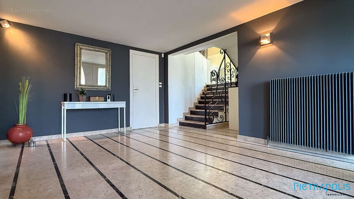 Maison 265 m² à Dagneux  - photo 7