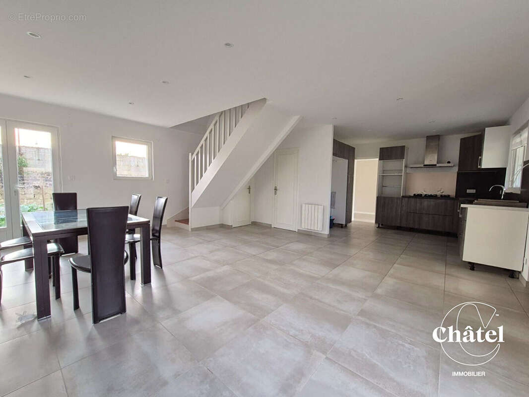 Maison à SAINT-LEU-D&#039;ESSERENT