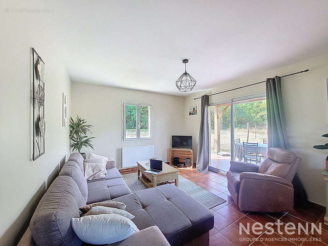 À vendre : Maison contemporaine de 153 m² avec demi-sous-sol à Gondrin, sur terrain de 3500 m² - photo 7