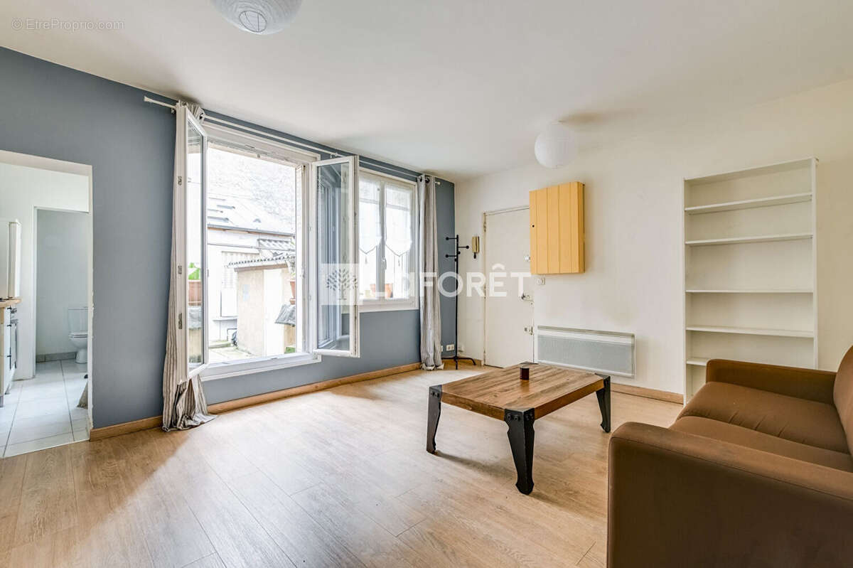 Appartement à PARIS-14E