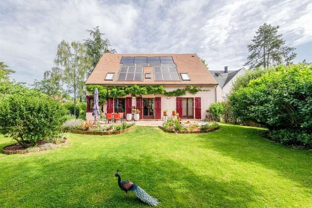 Maison à LE MESNIL-SAINT-DENIS