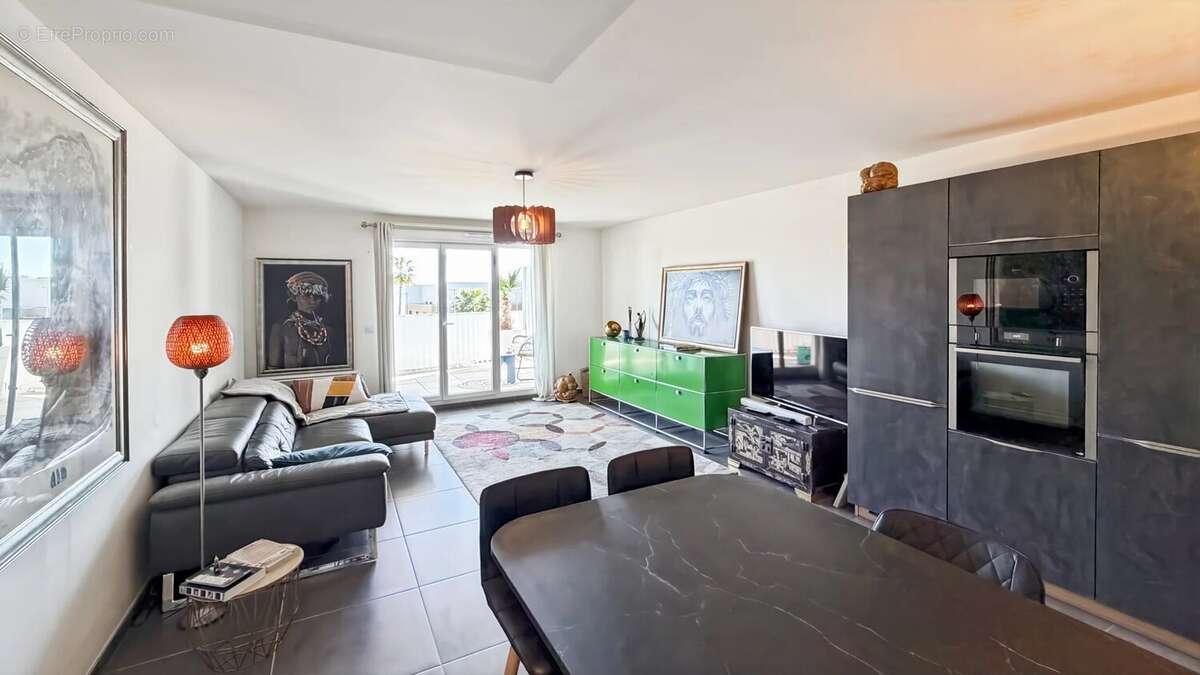 Appartement à VILLENEUVE-LOUBET