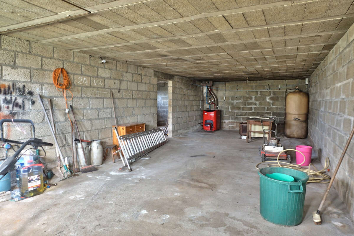 Maison à BELLE-ISLE-EN-TERRE