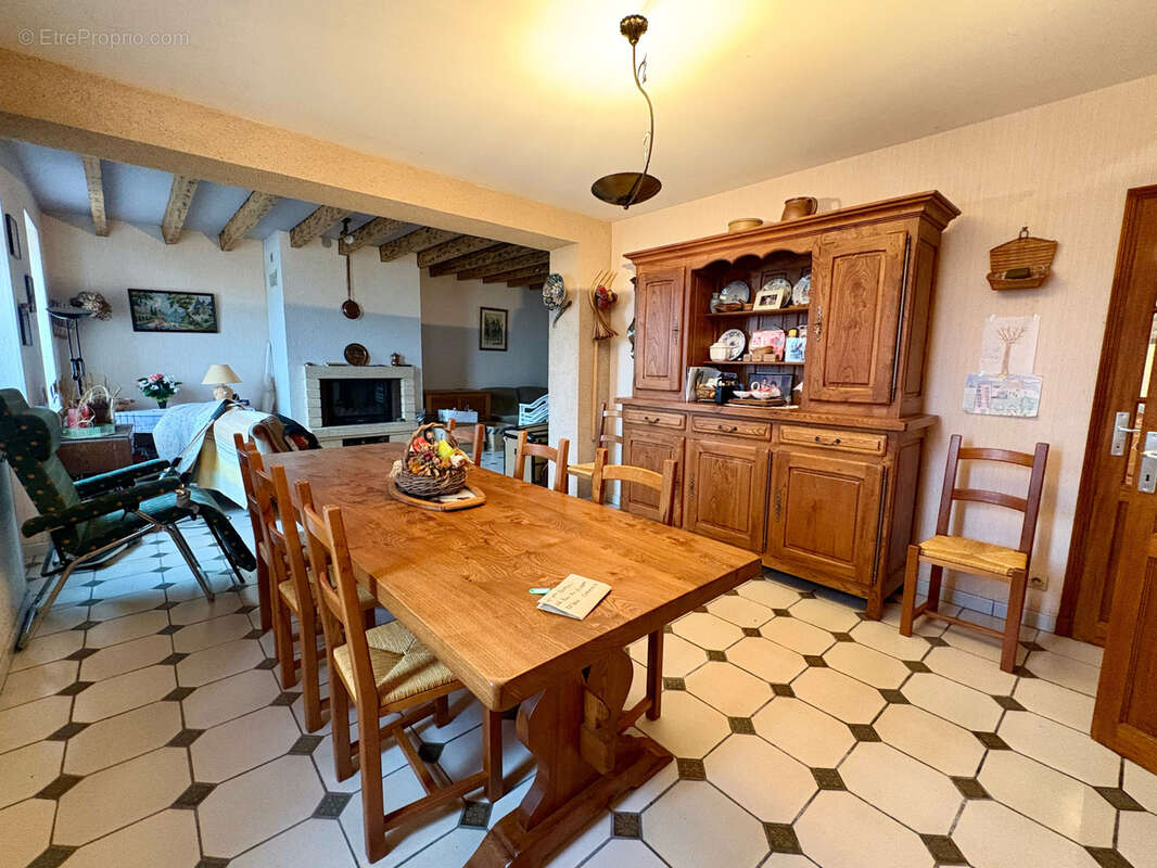 Maison à CHARRIN