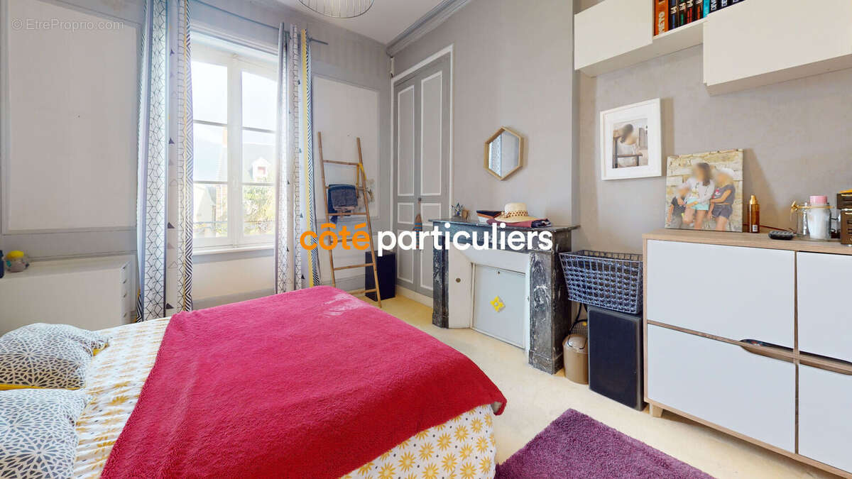 Maison à DONVILLE-LES-BAINS