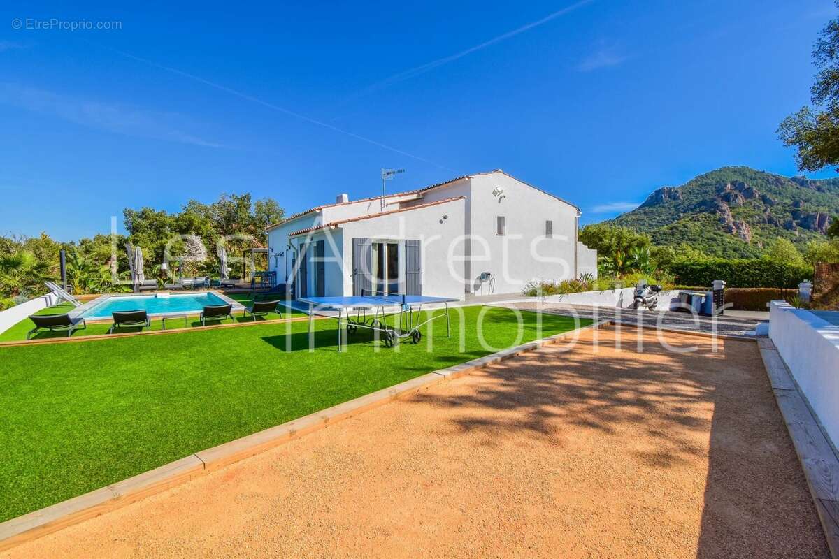 Maison à LES ADRETS-DE-L&#039;ESTEREL