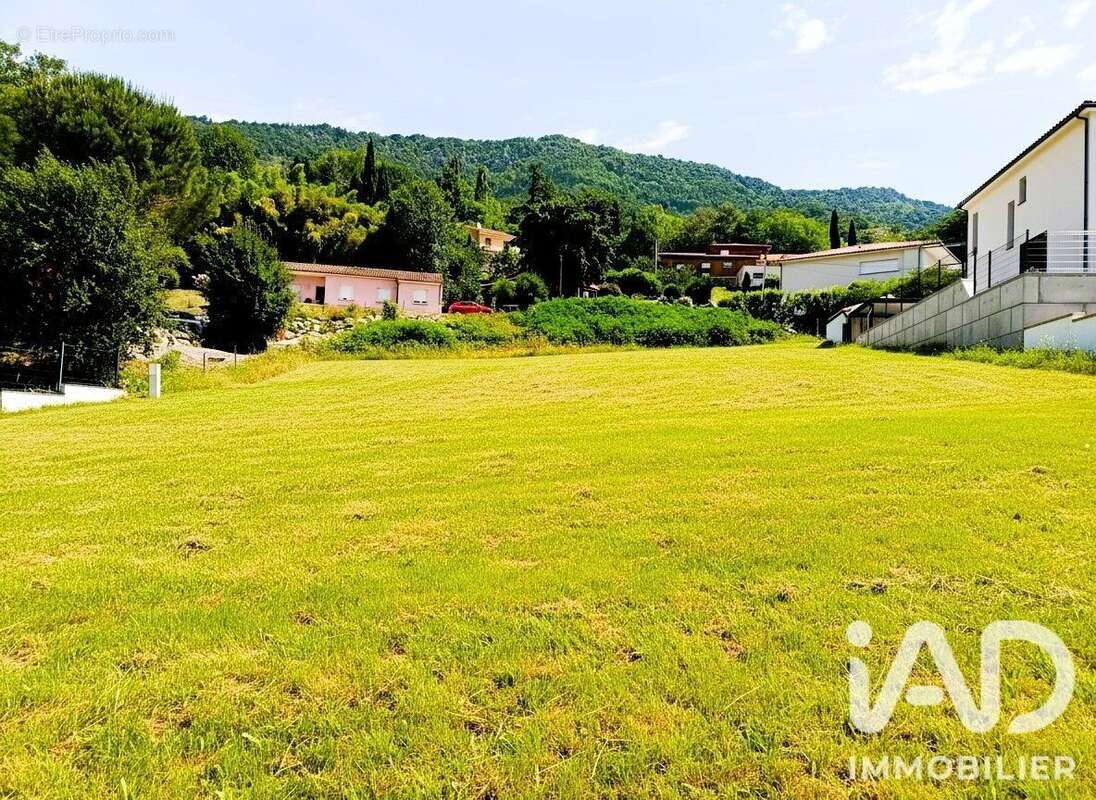 Terrain 849 m² à Foix  - photo 2