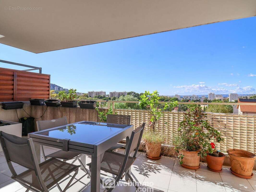 Appartement à MARSEILLE-9E