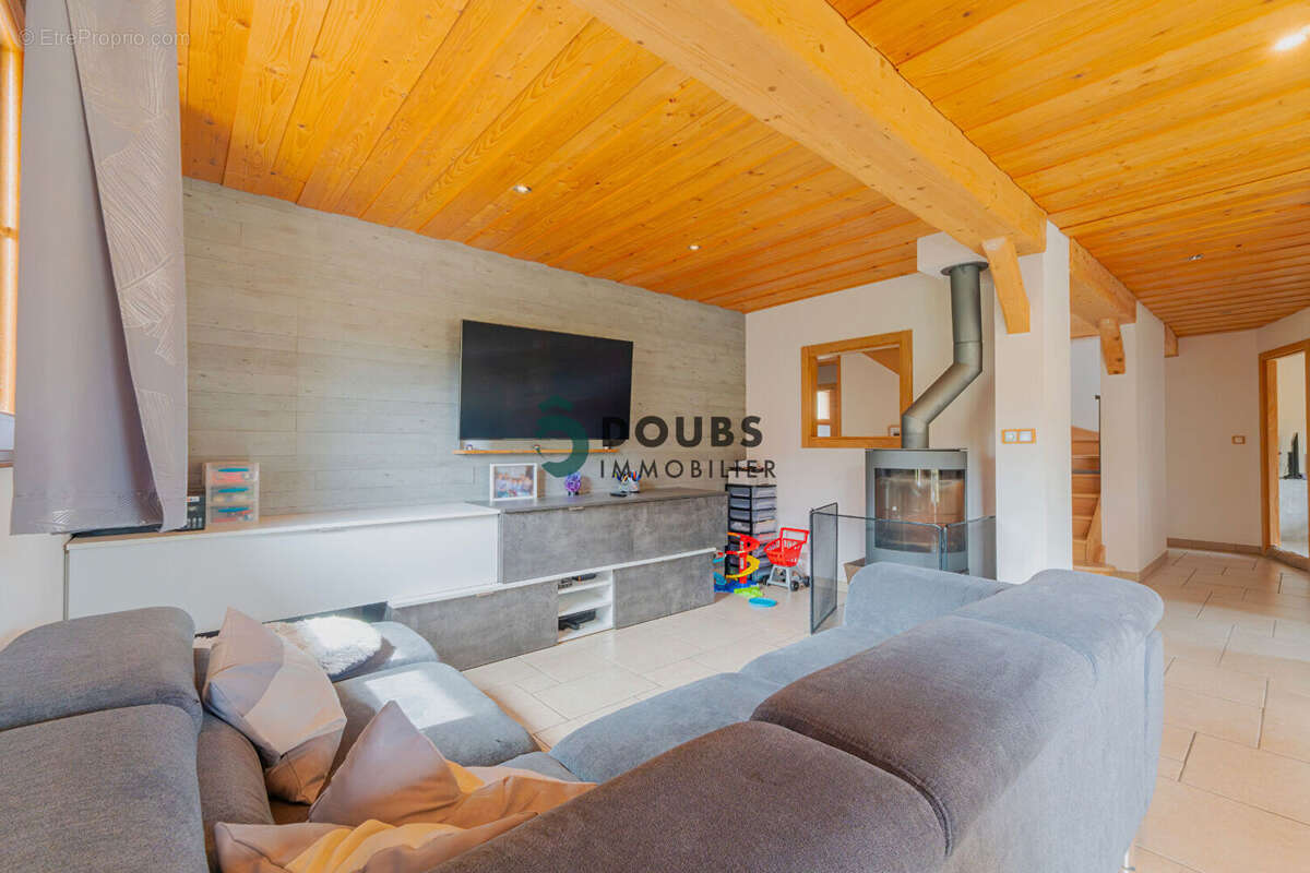 Maison Les Combes 6 pièces 153 m2 - photo 6