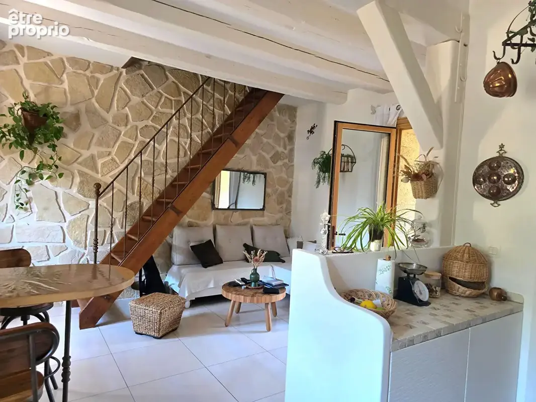 LA BOUILLADISSE- Maison R+1 de type 2 de 66m² environ - photo 7