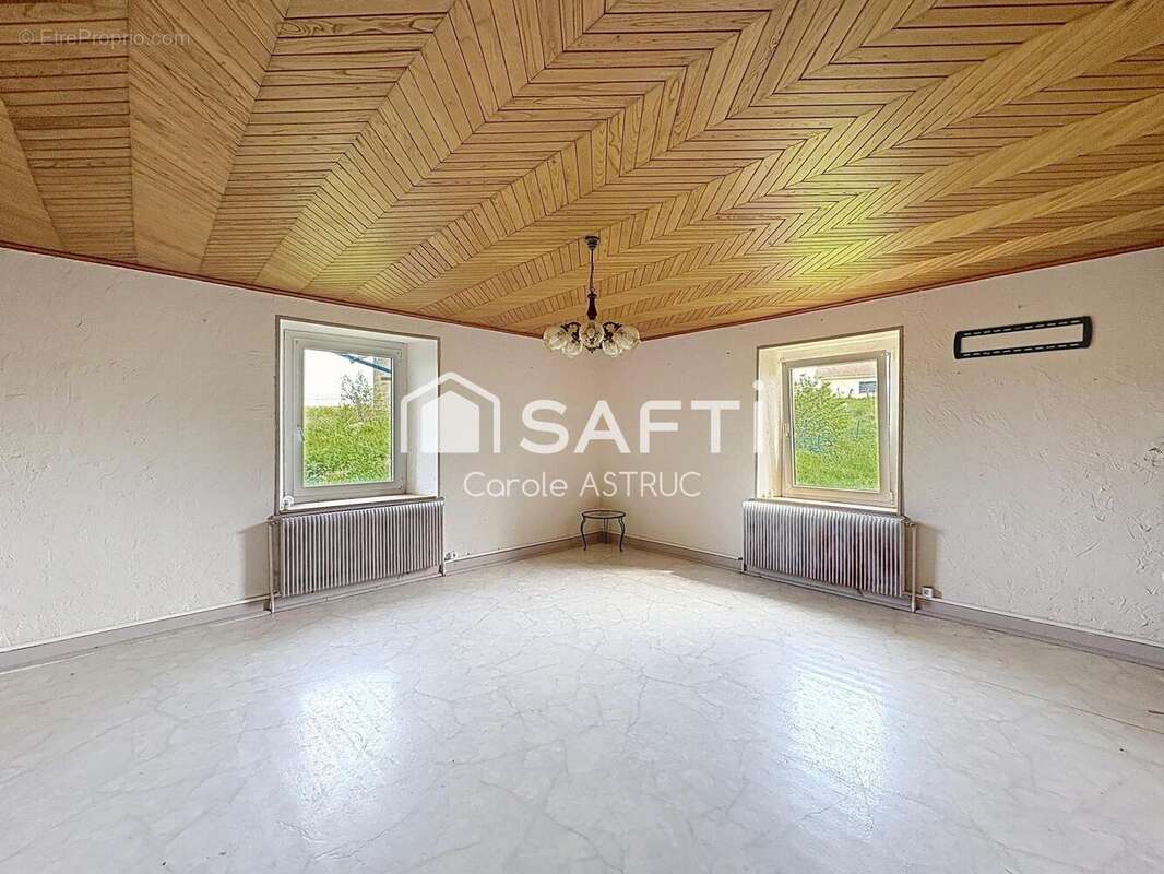 Maison 171 m² à Villeneuve-D'amont  - photo 2