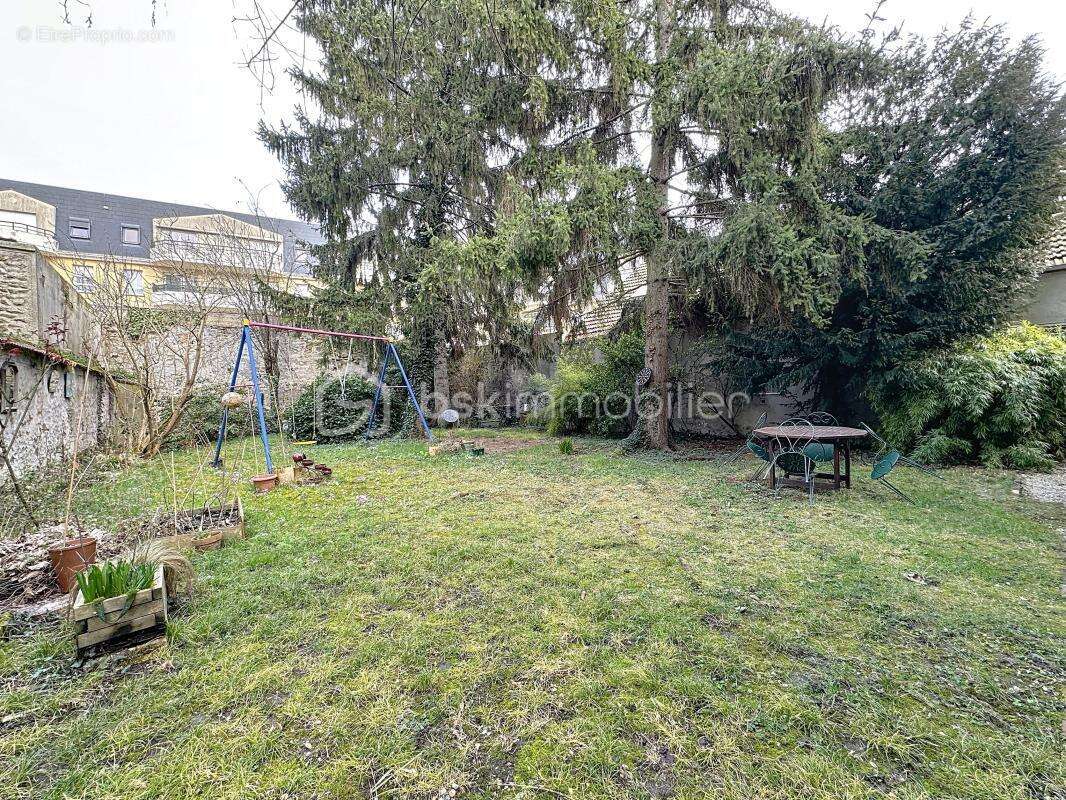 Maison individuelle 140 m2 - 5 chambres - sous-sol et terrain 436 m2 - photo 14