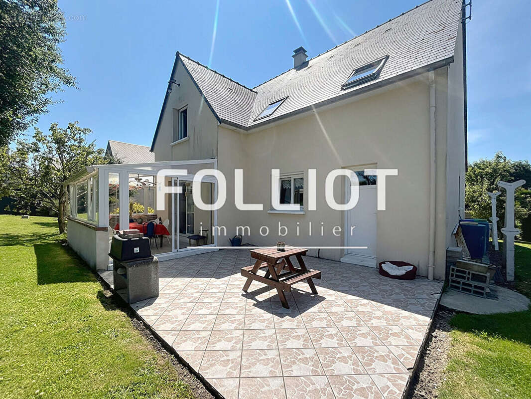 Maison à BRICQUEVILLE-SUR-MER