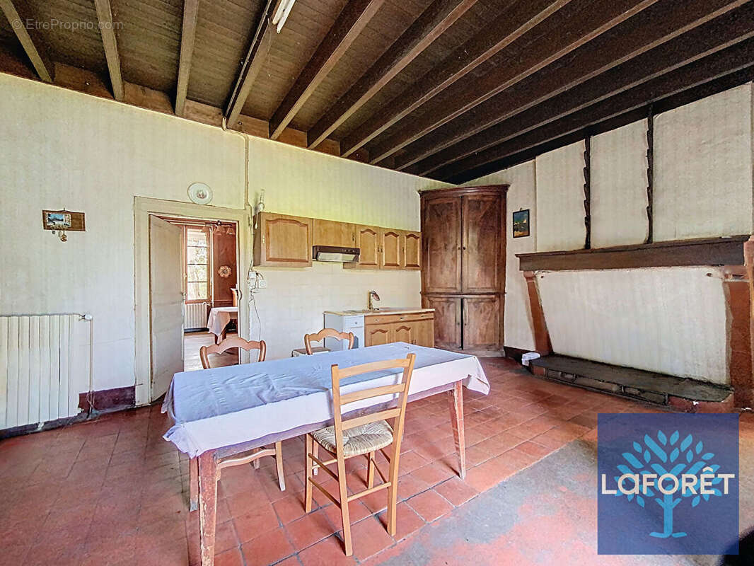 Maison à LA CHAPELLE-THEMER